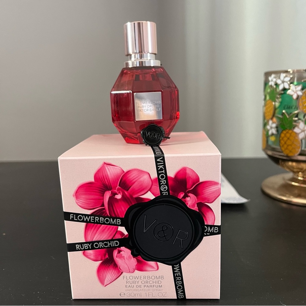 Flowerbomb Ruby orchid Viktor & Rolf